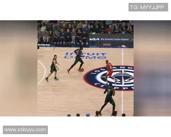 杰伦布朗首节狂砍16分全场19中13砍下32分引领球队胜利